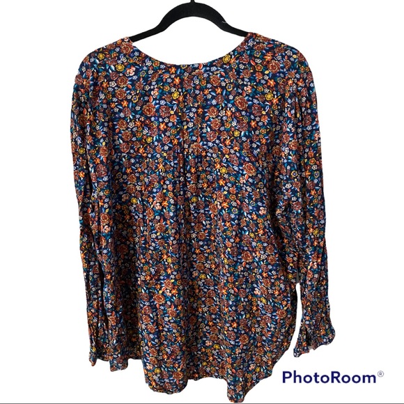 An Old Navy Tunic Shirt in XXL - Picture 5 of 6